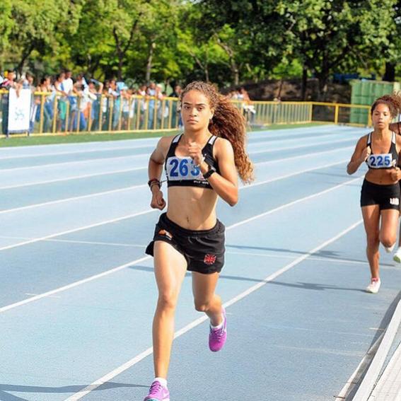 Emelly em ação pelo Vasco