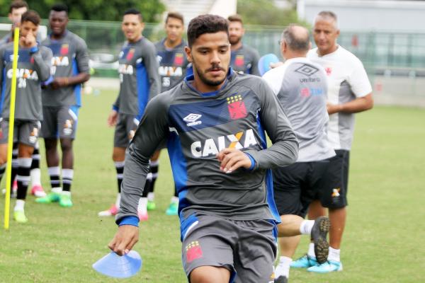 Henrique suando a camisa na Colina Histórica