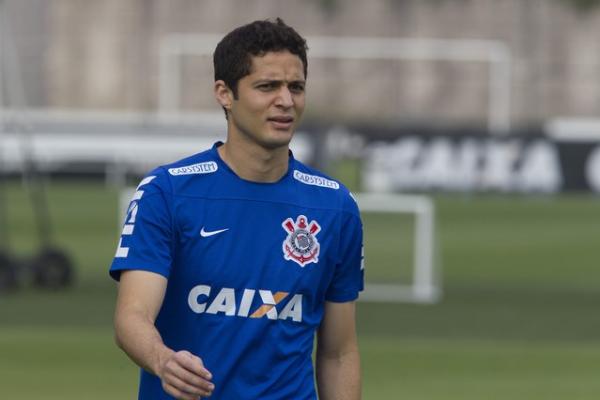 Anderson Martins defendeu o Corinthians em 2014