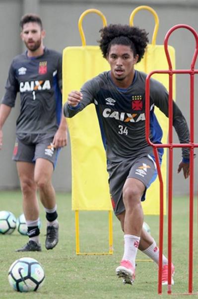 Douglas é símbolo da juventude do time do Vasco
