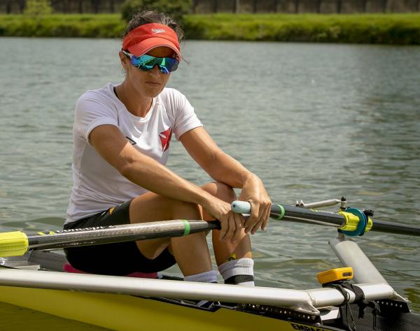 Sofia no barco defendendo o Vasco da Gama