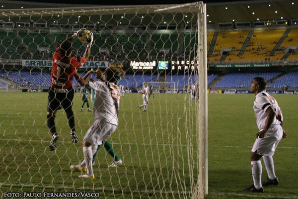 Juninho, goleiro do Gama, não quis ficar marcado pelo milésimo.