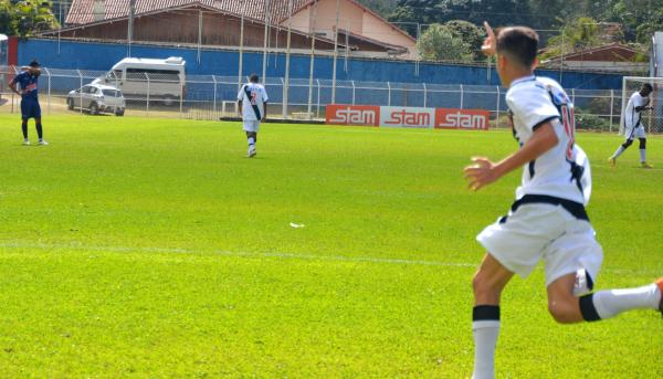 O camisa vascaíno foi autor de um dos gols na partida contra o Friburguense