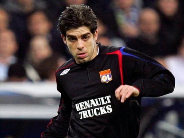 Com a camisa do Lyon, o brasileiro Juninho conquistou sete vezes consecutivas o título do Campeonato Francês