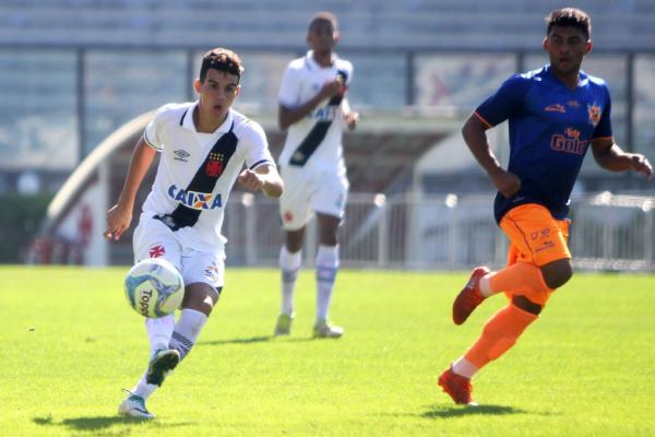 Moresche executa lançamento no Caldeirão