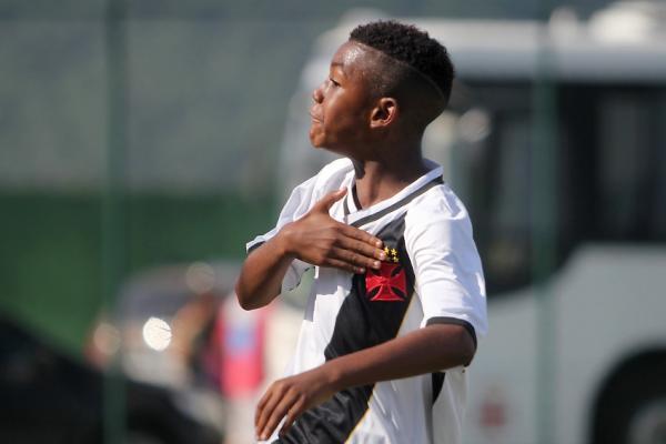 Rayan brilhou em nova vitória do sub-11