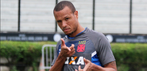 Luis Fabiano é o artilheiro do Vasco no Brasileiro com cinco gols em cinco jogos