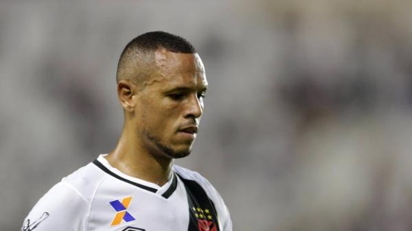 Luís Fabiano se envolveu em acidente ao ir para o treino