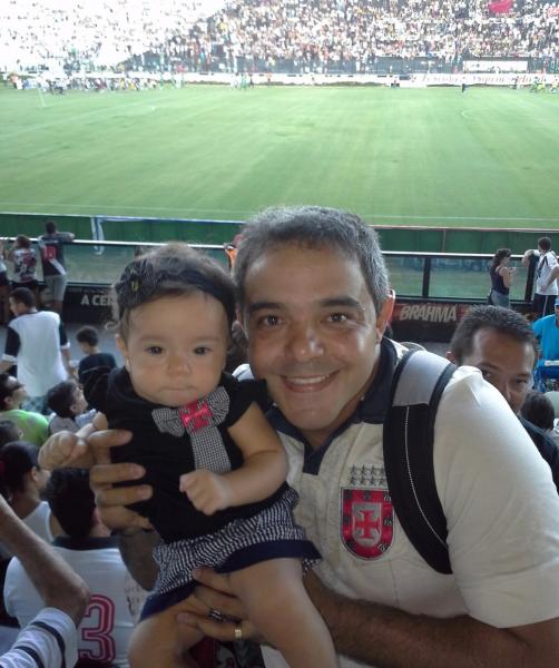 A primeira vez de Amanda, ainda bebê, no estádio