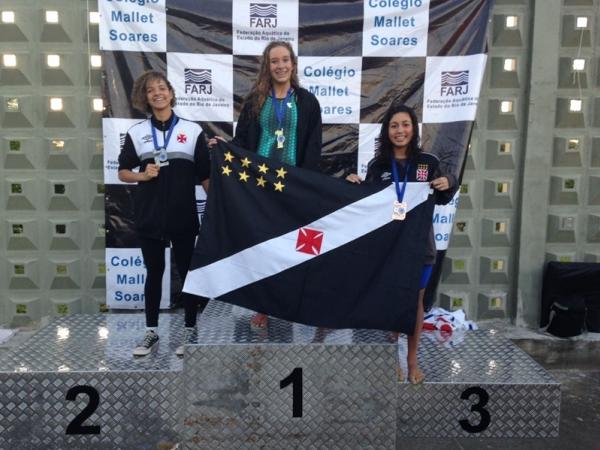 Trio de ouro nos 50m borboleta: Ana Alice, Maria Vitória e Joana Severo