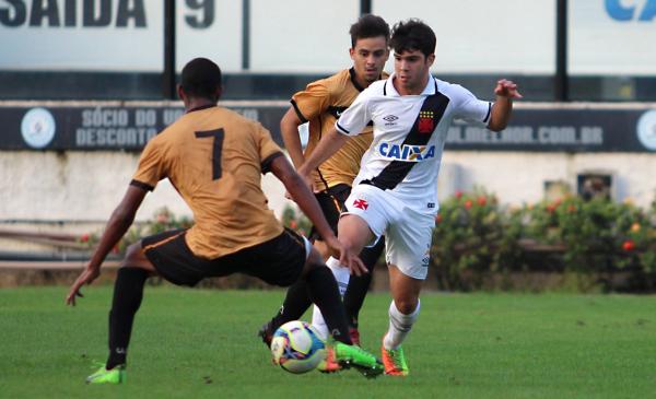 Retornando de lesão, Dudu entrou no segundo tempo