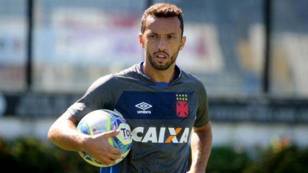 Nenê é o dono da bola no setor ofensivo do Vasco