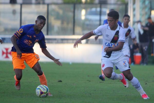 Evander reforçou sub-20 e balançou as redes na Colina