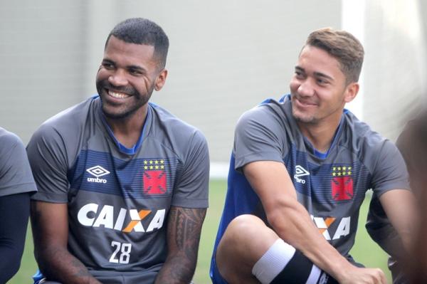 Breno e Jean durante o treino desta manhã