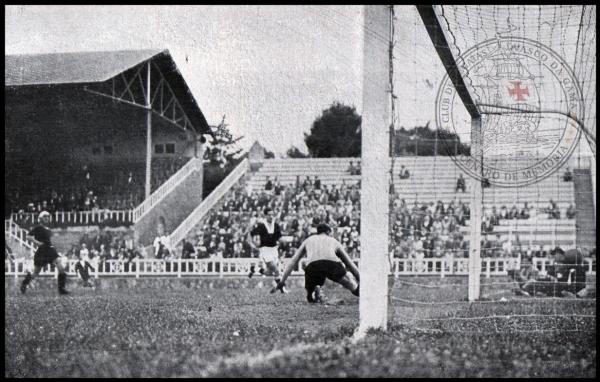 Primeiro gol do Vasco no segundo jogo entre as equipes, marcado por Carvalho Leite aos cinco minutos do 2º tempo