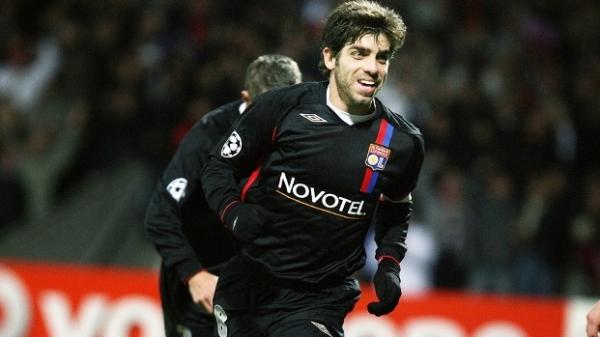 Juninho Pernambucano é um dos maiores ídolos da história do Lyon