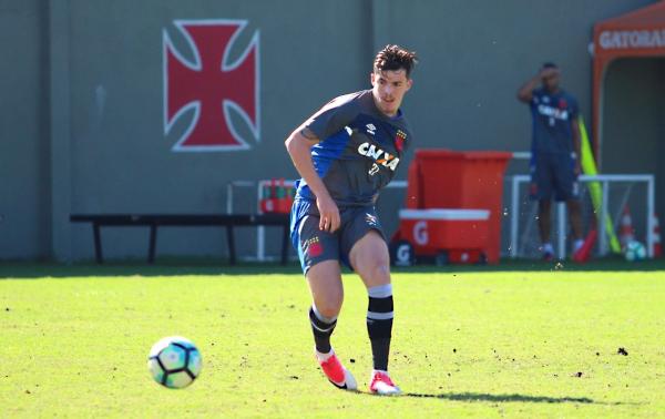 Bruno Paulista durante treino do Vasco