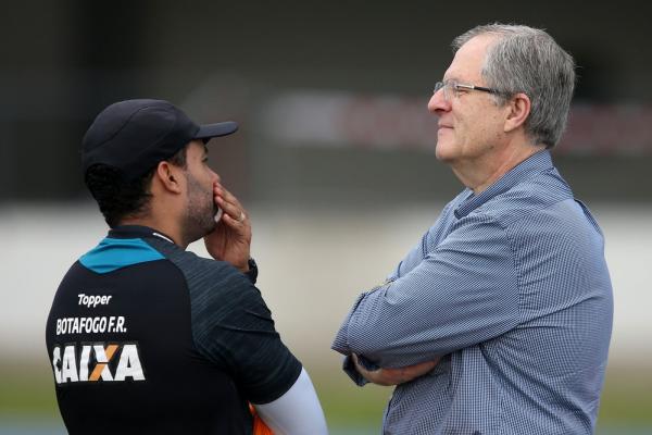 Carlos Eduardo Pereira recebeu críticas do empresário de Andrés Rios