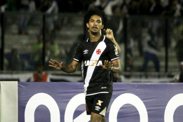 Revelação do Vasco, Douglas está perto de deixar o clube rumo à Europa