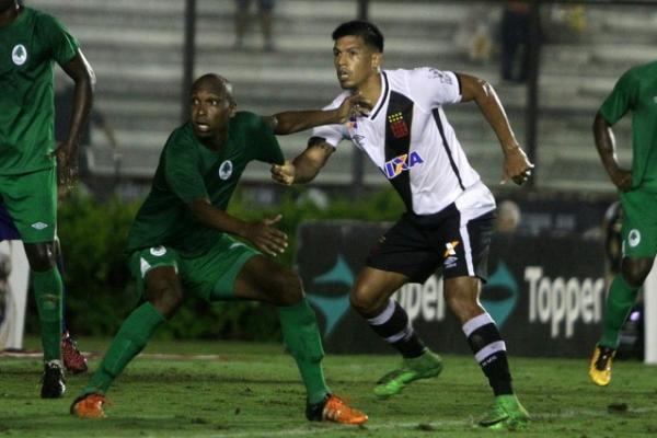 Julio dos Santos vai deixar o Vasco nos próximos dias