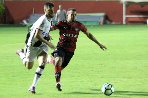 Guilherme em ação contra o Vitória na Copa do Brasil
