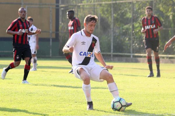 Marquinhos teve boas chegadas no ataque