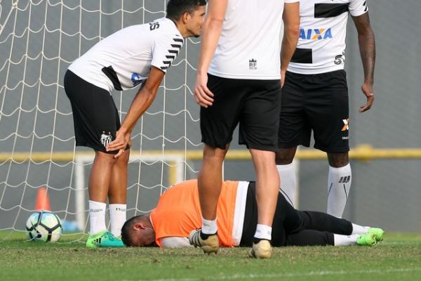 Vladimir torceu o joelho no treino desta quinta-feira