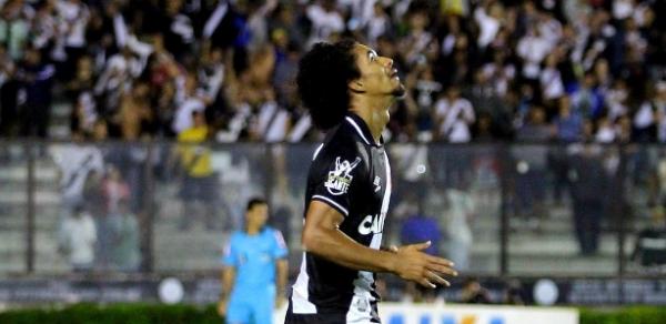 Douglas foi vendido ao Manchester City por cerca de R$ 49 milhões