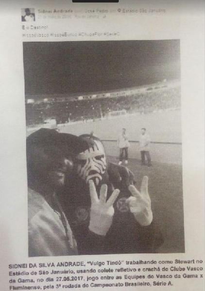 Sidnei, o Tindô, trabalhando como steward em São Januário