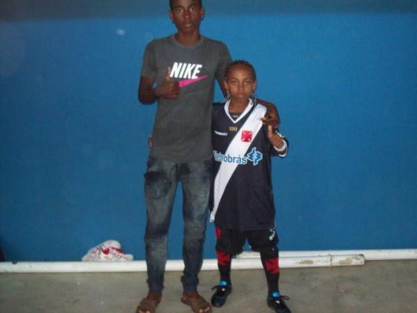 Irmãos mais novos: Denilson saiu de casa cedo por causa do futebol