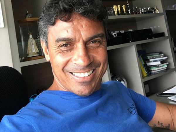 Ex-Vasco e SP tem time preferido para essa noite e diz o que Romário já fez por seu futebol