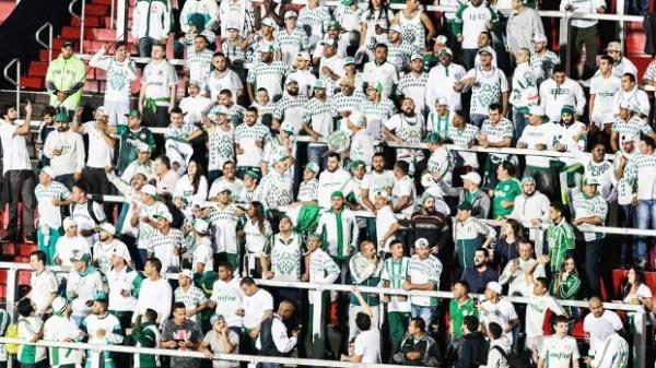 Vascaíno se infiltrou na torcida do Palmeiras na Ilha do Urubu