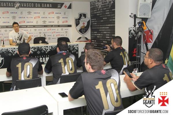 Gigantes entrevistaram Anderson Martins antes de sua apresentação oficial