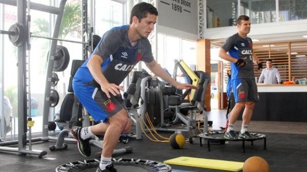 Anderson Martins deve levar uma semana para ser relacionado