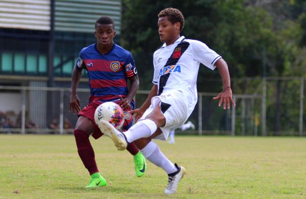 João Pedro marcou um dos gols do triunfo vascaíno