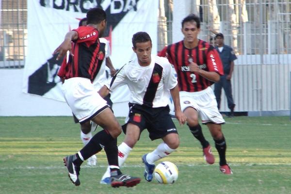 Morais em ação no triunfo sobre o Atlético/PR em 2006