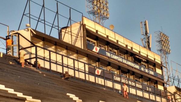 Proteção de cabines de televisão está instalada em São Januário