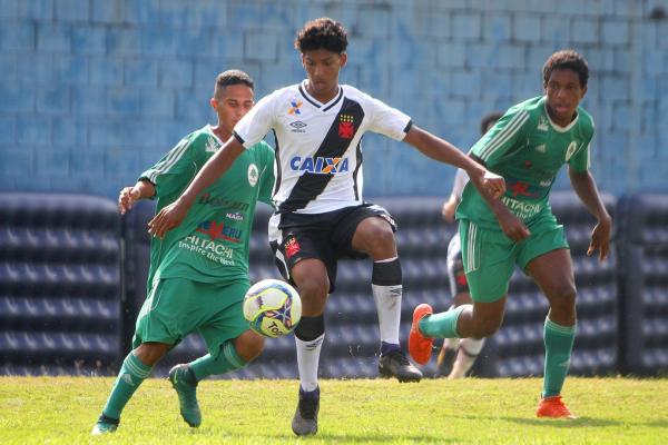 João Laranjeira marcou dois gols na vitória do sub-17 no 1º turno