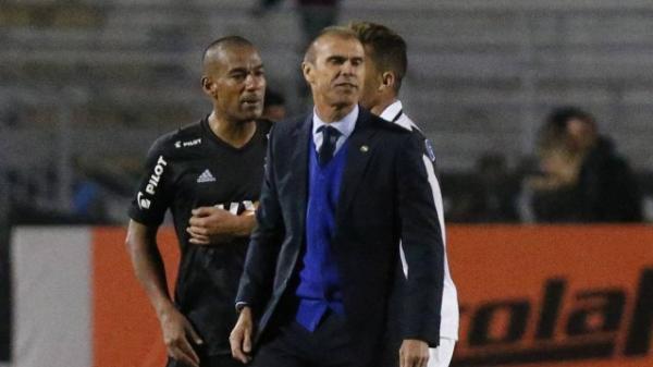 Milton Mendes chamou a polícia depois de sofrer três empurrões de Rodrigo