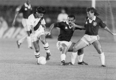 Hernande despontou nos anos 90 como um atacante hábil e veloz