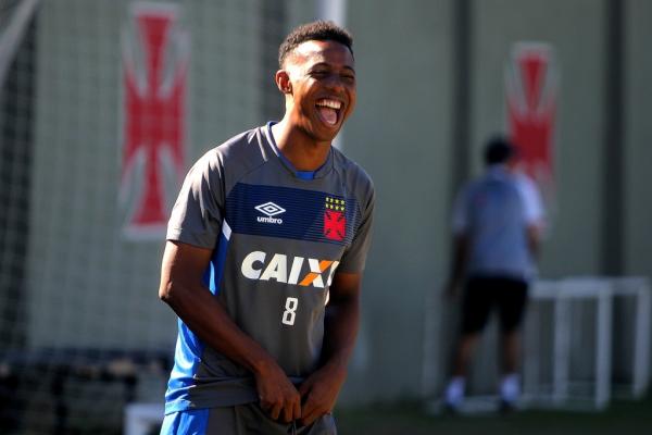 Wellington briga por uma vaga na equipe titular