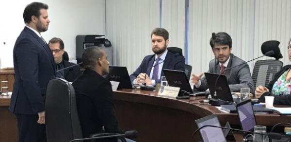 Rodrigo durante julgamento no STJD