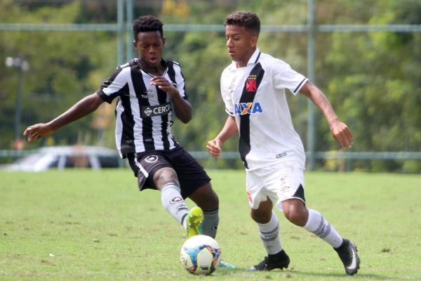 Atacante Vinicius, autor do gol do Vasco no clássico