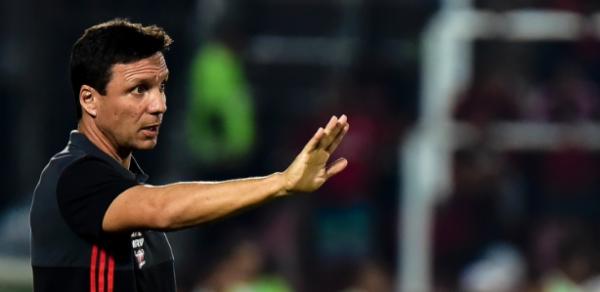 Sem acerto: Zé Ricardo pediu tempo para responder ao convite do Vasco