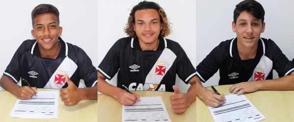 Vinícius, Victor Hugo e Róger assinam o primeiro contrato
