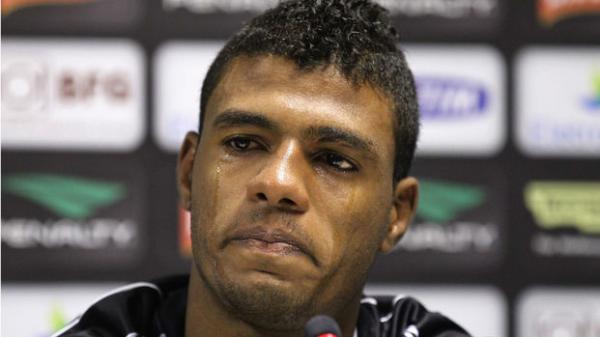 Auremir chorou em sua apresentação no Vasco, em 2012