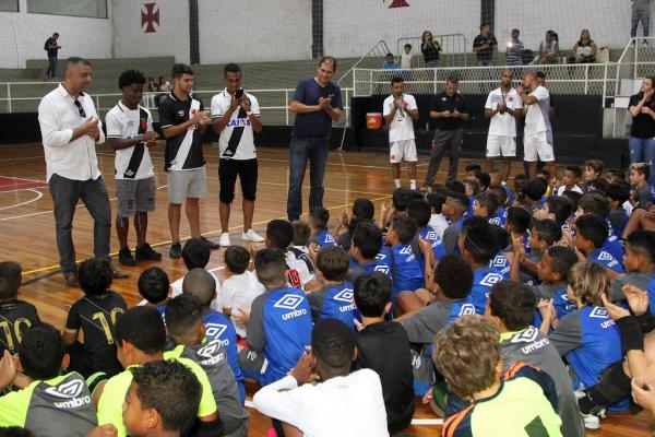 Robinho, Dudu e Rafael França participam do Papo na Colina