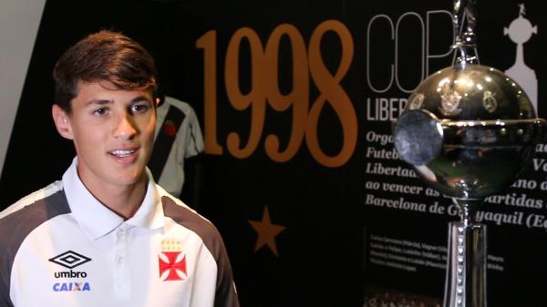 Mateus Vital no espaço em homenagem a importância conquista da Libertadores