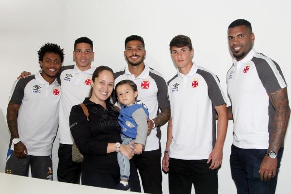 Atletas atenderam os vascaínos presentes na exposição