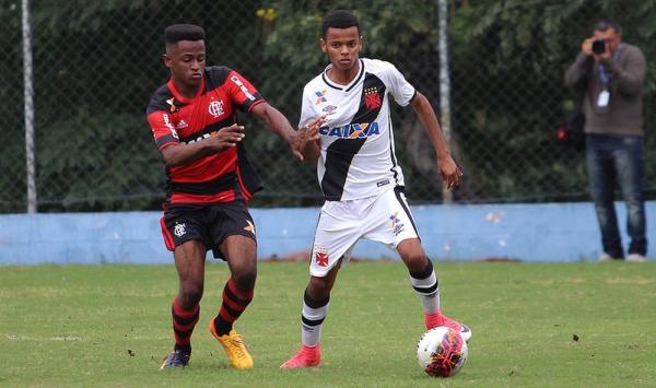 Lateral do Vasco, Riquelme também marca presença na seleção brasileira sub-15